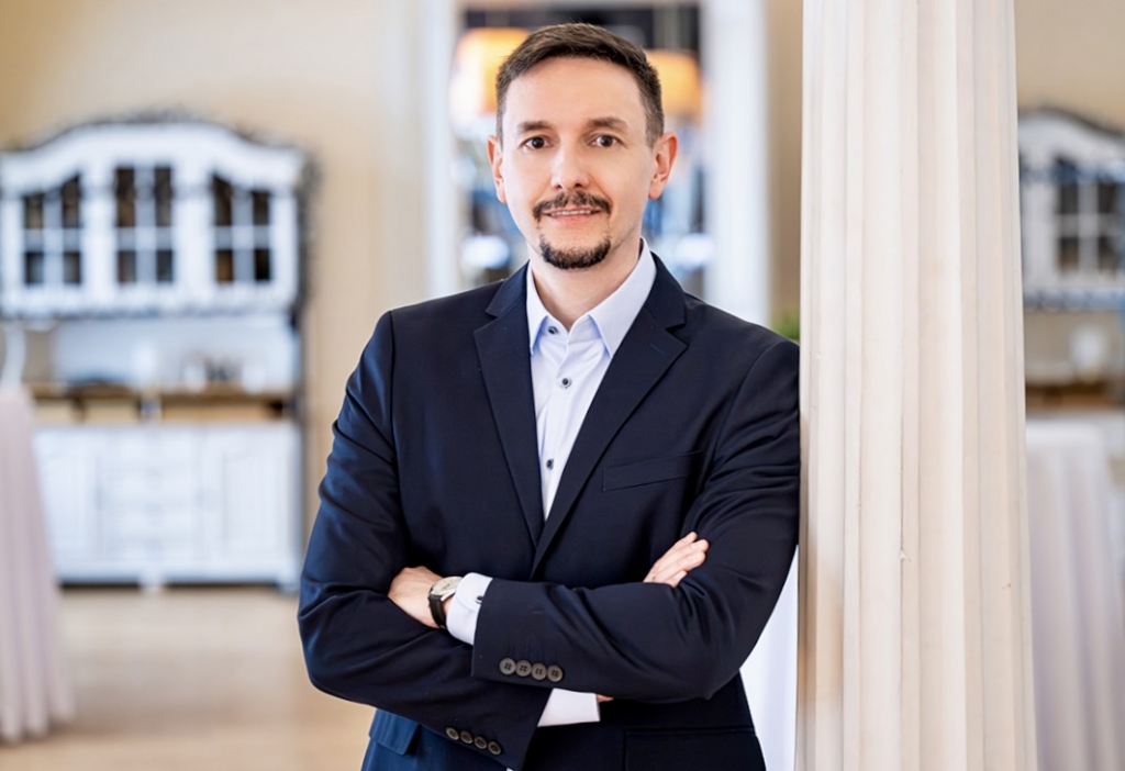 Meghívó - Négy Generáció egy munkahely